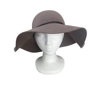 C. C Exclusive Felt Hat Women's Size 6 3/4 100% wool Wide Brim Floppy Boho